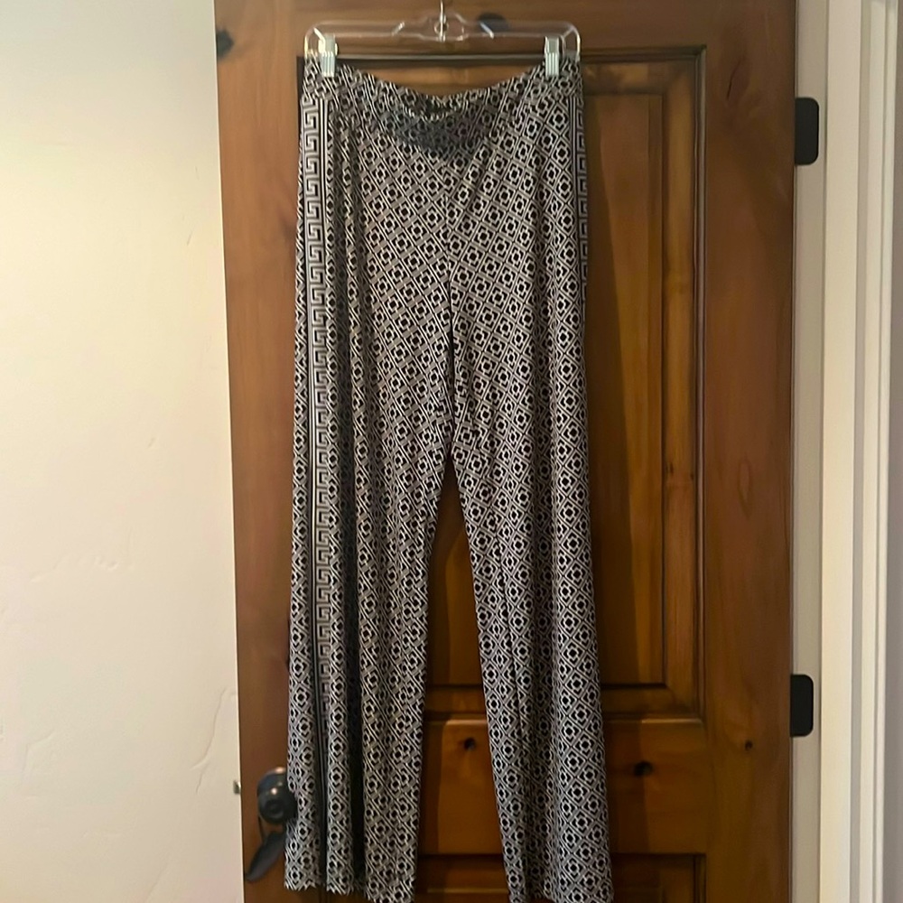 White House Black Market wide leg pants 95% polyester 5% spandex